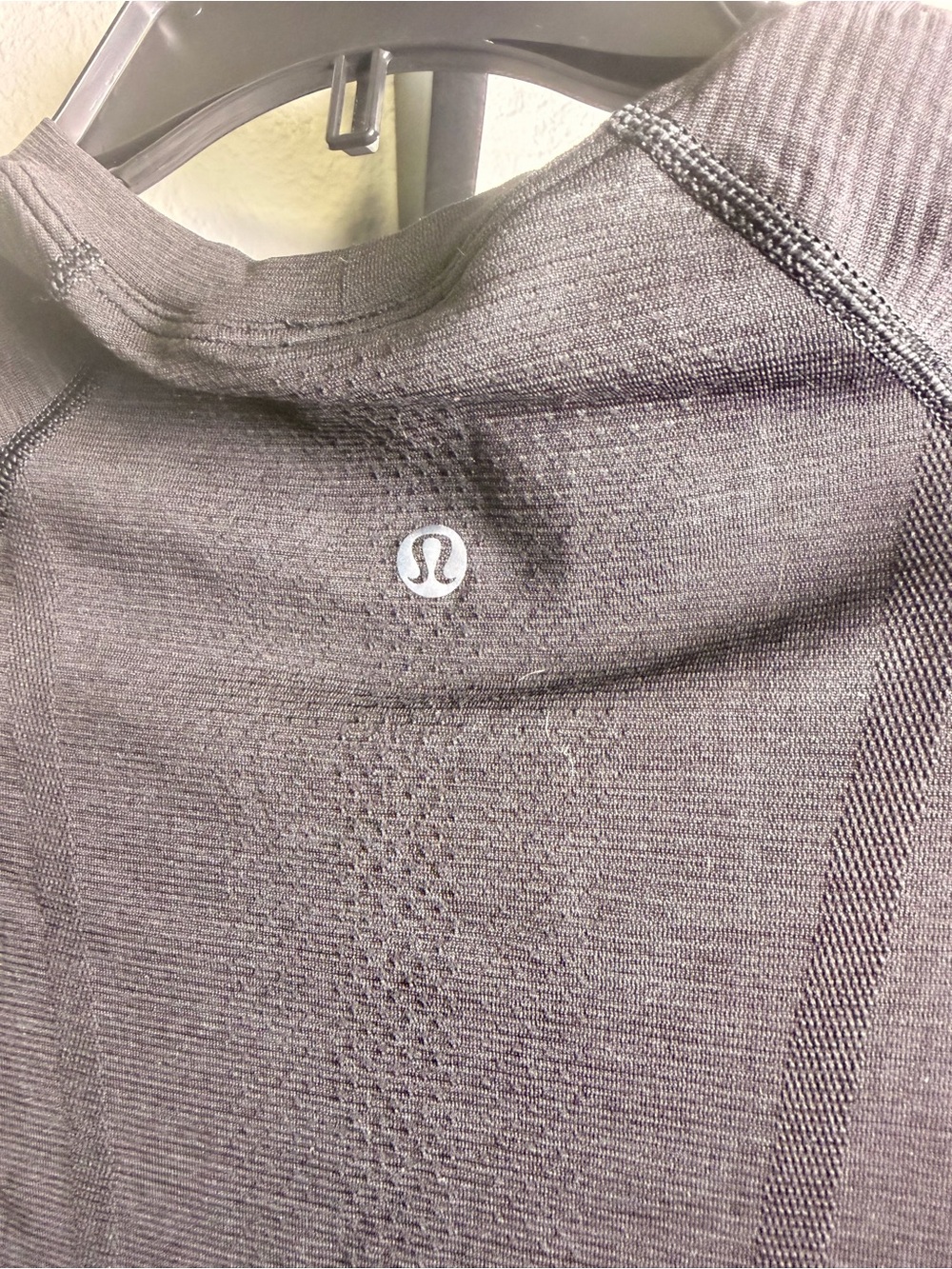 Lululemon swiftly short sleeve - Picture 3 of 4